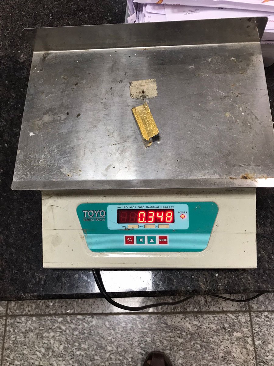 CPD Calicut team has seized 348 gms. of gold concealed inside a door lock kept in the check in luggage of a passenger who arrived from Dubai by flight No.IX 354. The market value of gold is ₹17,28,060/-. @cbic_india @cgstcustvm #IndianCustomsAtWork