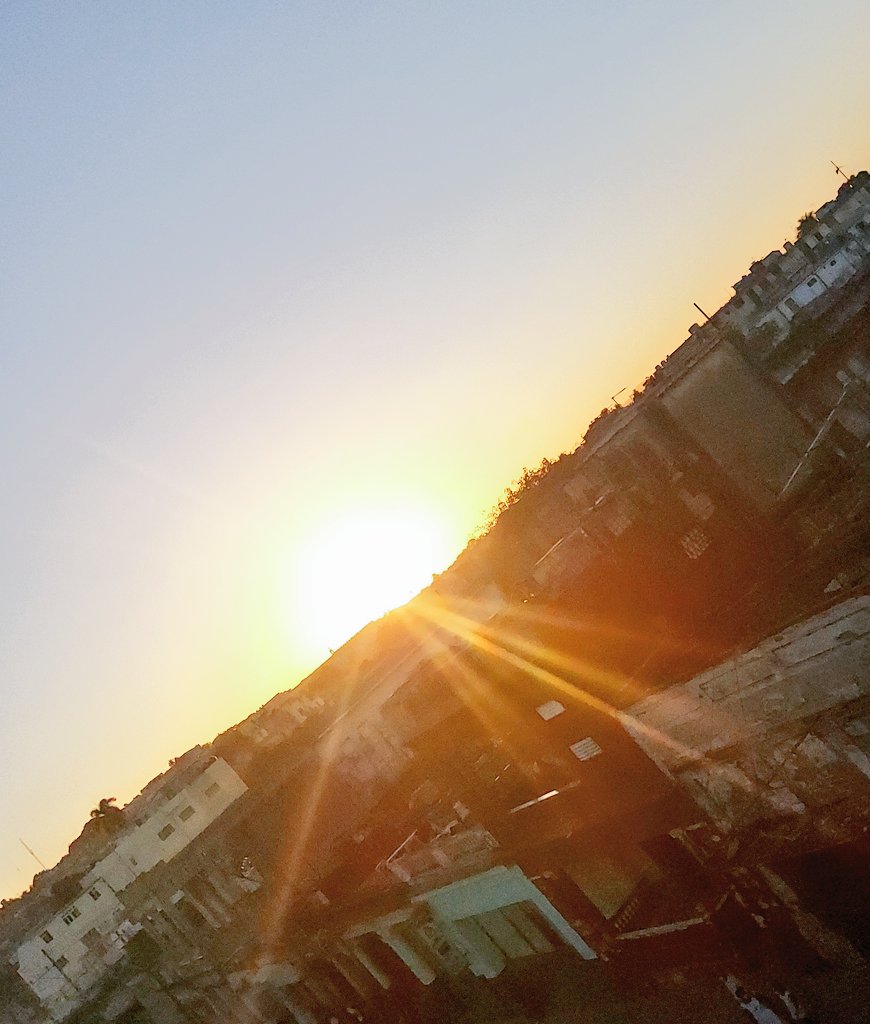 days_violet's tweet photo. Quiero opiniones sobre el atardecer?..👉🏼👈🏼🥴 https://t.co/rBpjRskwO4