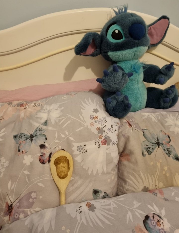 This little spoon is a tired spoon. I can't wait to have sweet dreams about Martin and Damien. I'll be spooning you all tomorrow