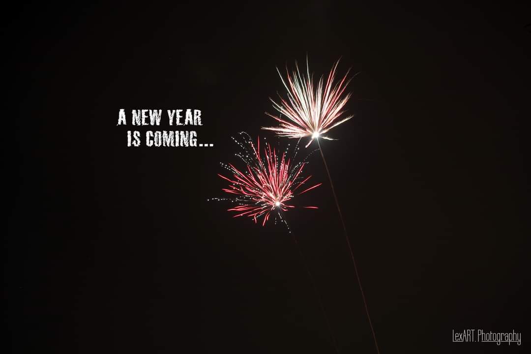 LexartPhotos's tweet photo. #newyear #neujahr #firework #fireworks #feuerwerk #silvester #jahreswechsel https://t.co/p6aFWS9snk