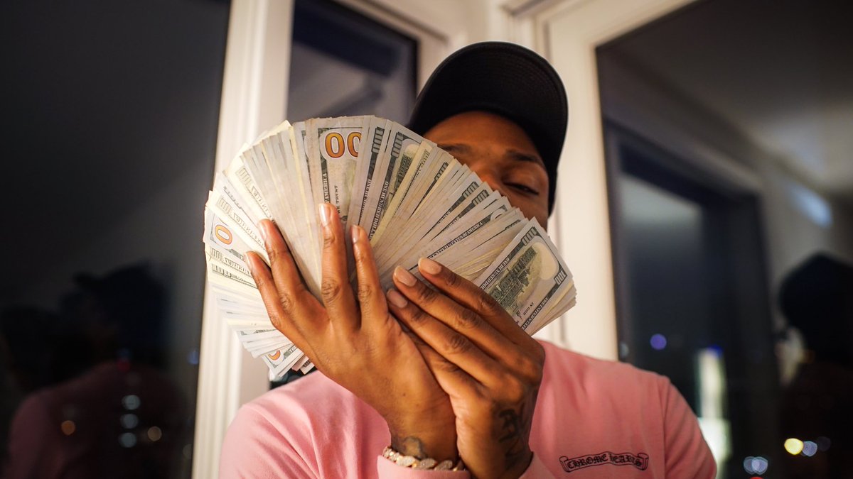 RetcH07BIX's tweet photo. GIMME A RUSH VIDEO #OUTNOW LINK IN MY BIO https://t.co/AvZoaa70by