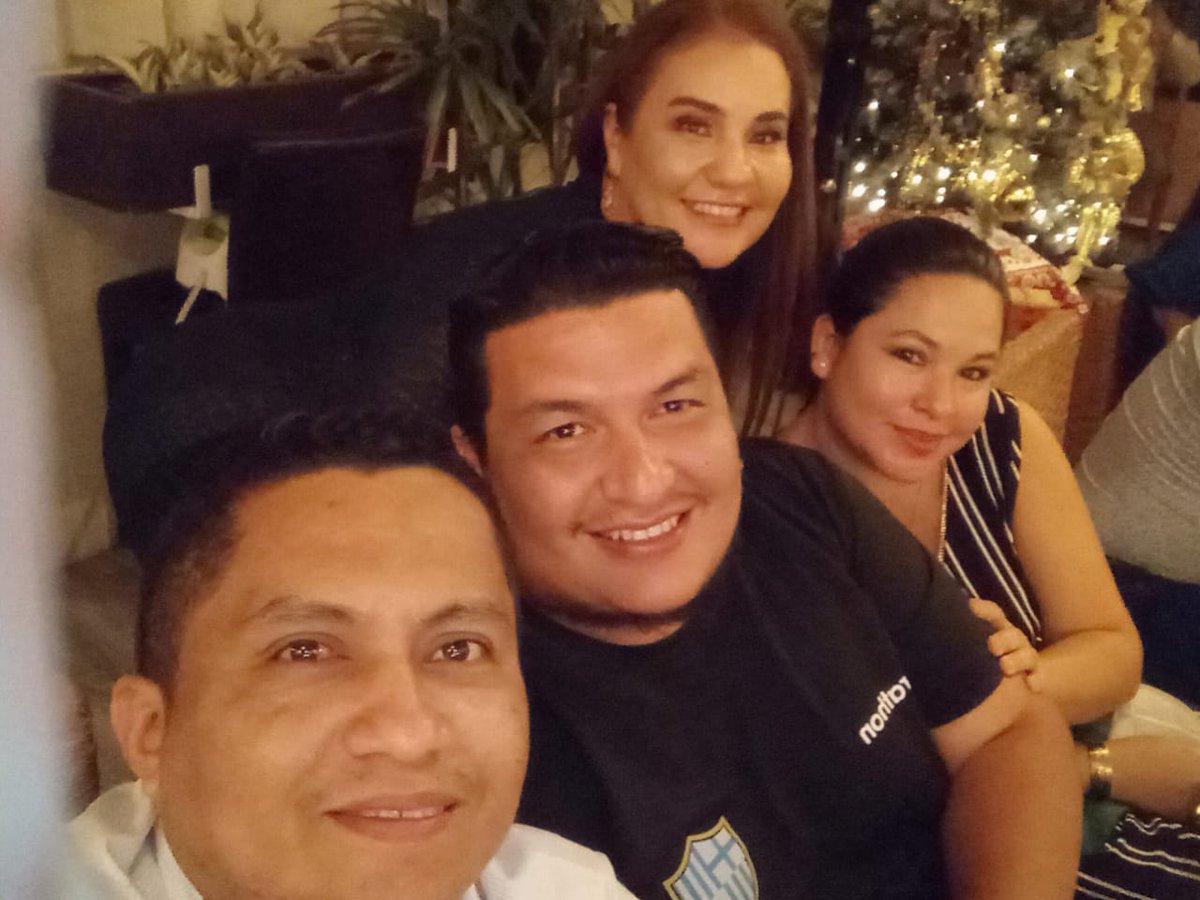 veronicabad's tweet photo. Por muchos años más de lucha!
Felices son aquellos q" se atreven con coraje a defender lo q' aman (Ovidio)
#Feliz2022
@gemamoreiraec @edgar_guachi
@BoscoVera @Gabycarreno05
@MiguelWildember @alexismier4 @PaulArteaga17 @XavierPibaque05
@ShirleyML15 @MariaBe79495413 @cquimiscastro https://t.co/EQT8lqOvzu