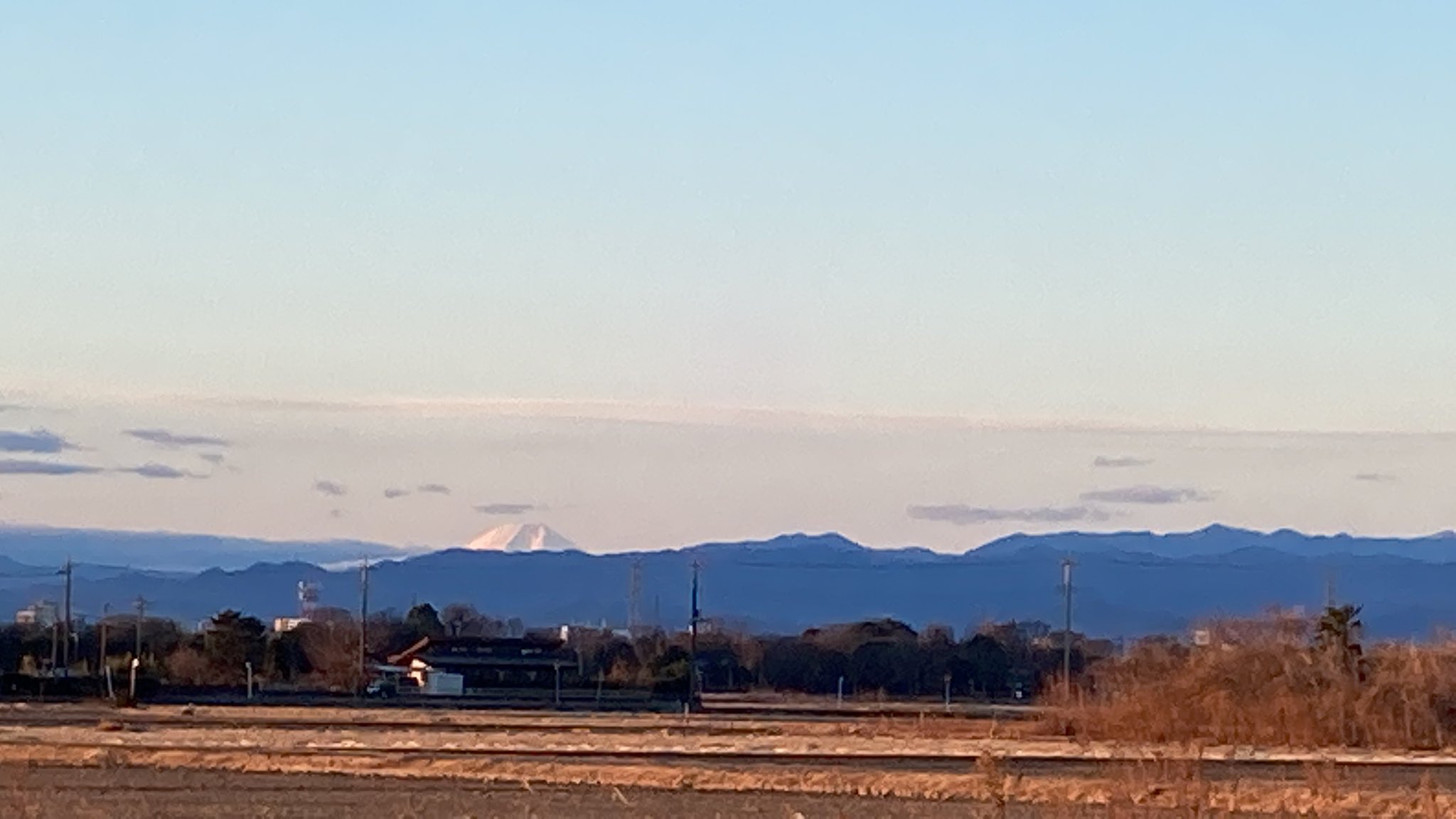 Ukulele 山々が綺麗ですね 富士山と秩父連山 赤城山 日光連山 男体山 寒かったですね 雪が積もってますね イマソラ T Co W0mwlfeyf4 Twitter