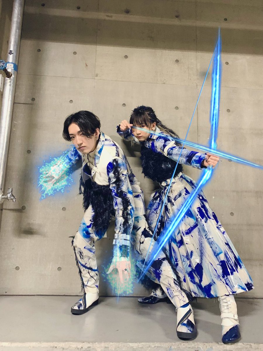 Tsuki_plu's tweet photo. 遠距離近距離どっちもいけるYOASOBI https://t.co/RWsmbbaies