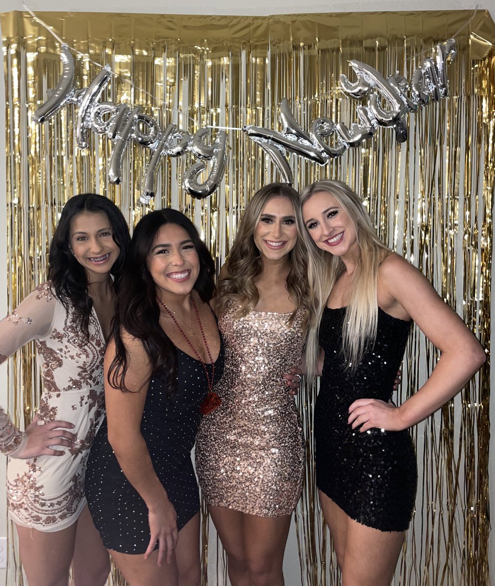 jossssslyn's tweet photo. 🥂🤍✨ https://t.co/P0XrKqZjGy