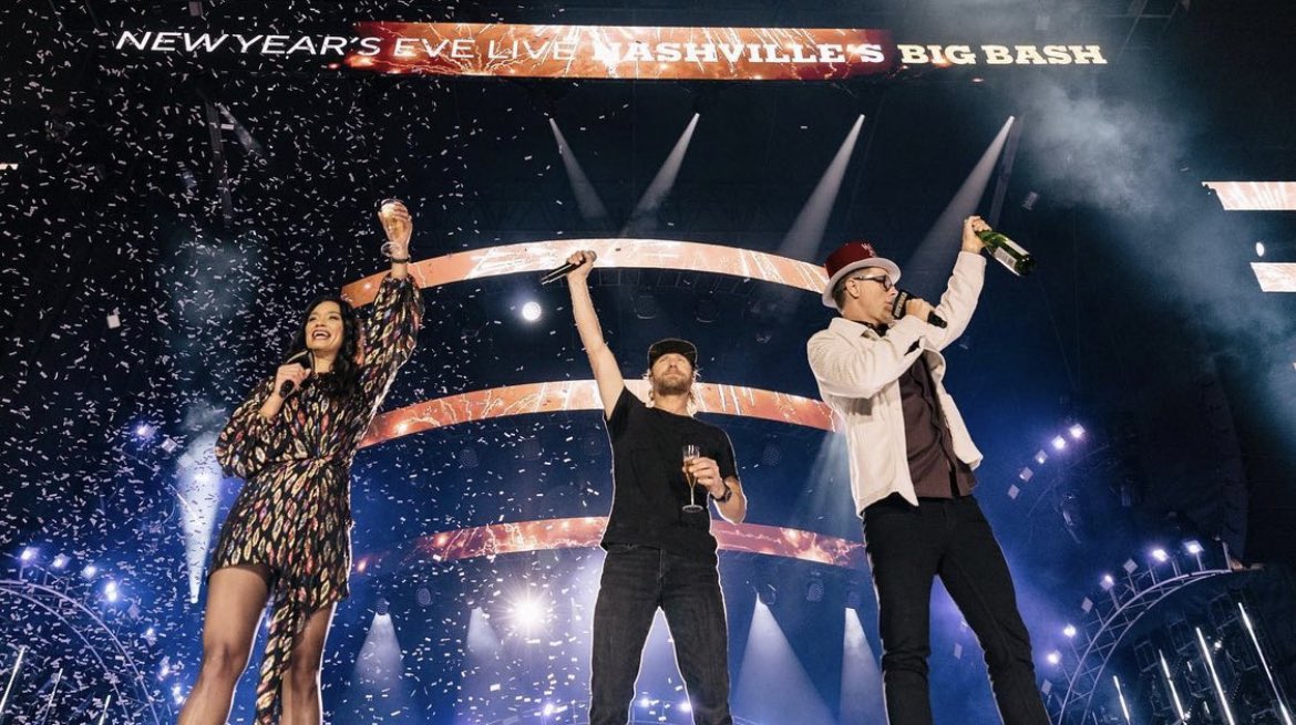 Dierks Bentley Thanks To Everyone That Came To Nashville Or Watched Cbsnashvillenye On Cbs What A Way To Say Adios To 21 Thanks To Breland Ingridandress Mrbobbybones Rachelsmithtv And Even