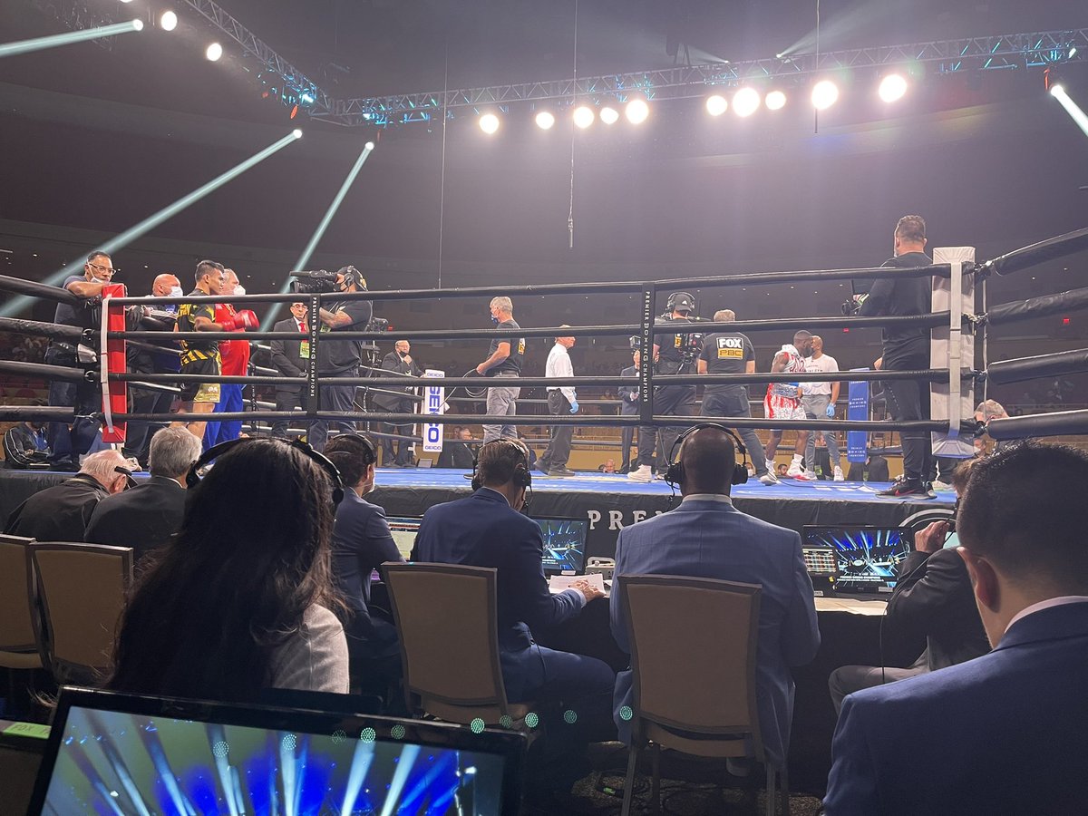 MottaJaime's tweet photo. Gran forma de arrancar el 2022 con buenas peleas por @FOXDeportes y #PPV #ortizmartin https://t.co/izXLTdjrTE