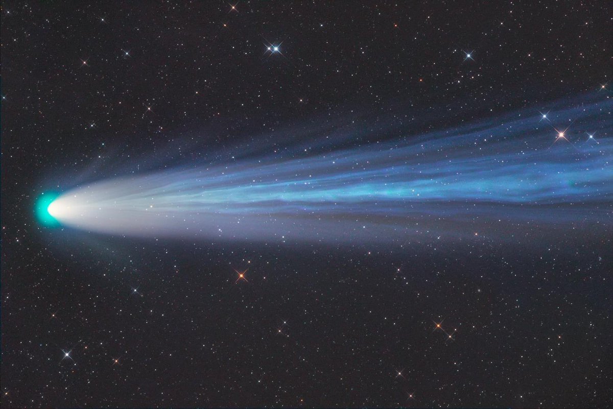 vivstoitsis's tweet photo. Comet C/2021A1 Leonard December 31 
Location: Farm Tivoli, Namibia 
Image Gerald Rhemann https://t.co/Be8jm8Ergn