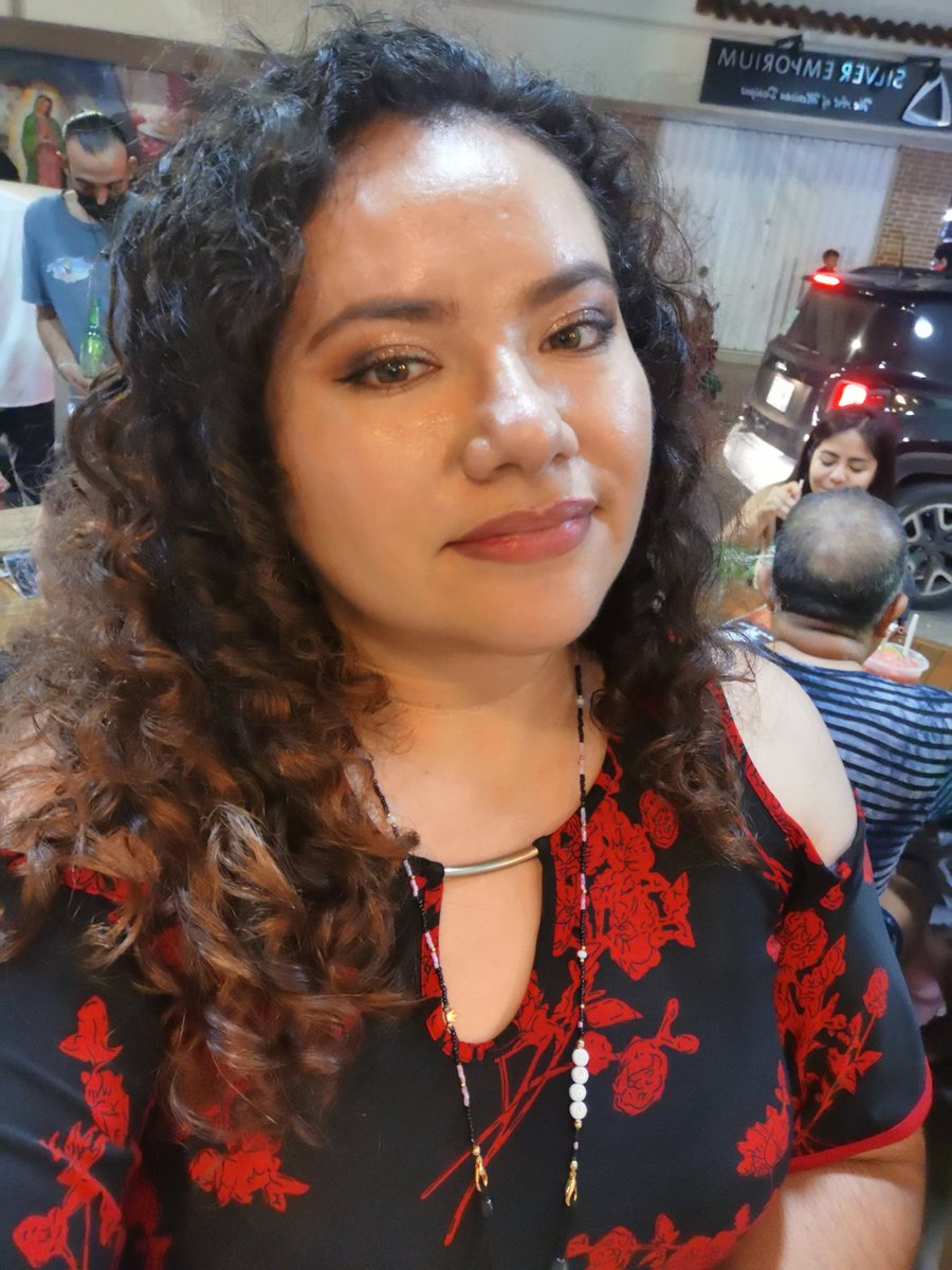 FreyPoot's tweet photo. Y no me tomé fotos para enseñarles mi maquillaje que quedó 🤯 increíble!!! Aquí un poquitooo https://t.co/xNUtM2UTEf