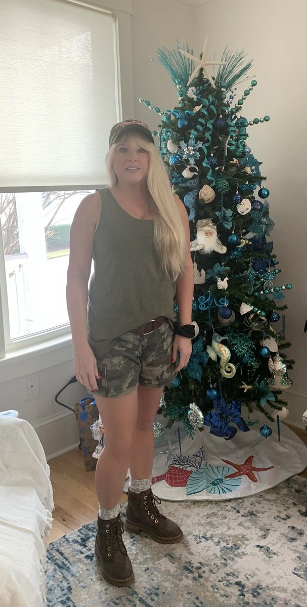 PippyPipes's tweet image. 2022 New Year’s Day on the beach. Went from sunny, warm 72+,mild winds to 60 degrees, cloudy, windy with fog rolling in. Still a grand view. Wishing all my friends and family a safe &amp;amp; healthy New Year. 
#StartingOffRight
#FirstNewYearBeachDay
#FirstSunset
#GodsBlessings