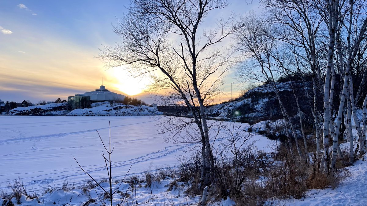 HeyItsMeMissJT's tweet photo. First walk across the lake of the season! Life is a journey and mine is outside. π #NewYearsDay #WinterThings #RamseyLake #Sudbury #LetsGoCardio #JanuaryJen #AdventureAwaits #GoldenHour #ChasingSunsets #WeAreWinter βοΈπ€βοΈπβοΈ https://t.co/wldNYeaGNF