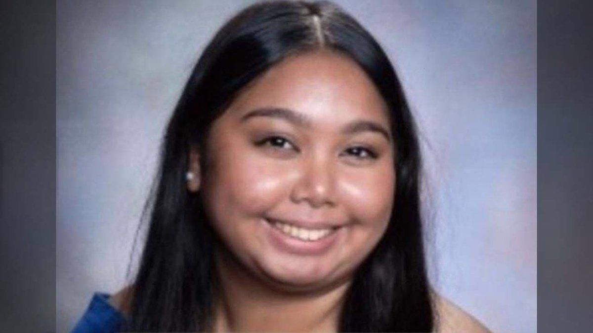 17 y.o. Alayna Thach, honors student at Olney Charter High School in Philadelphia Pennsylvania died from COVID on Dec 13, 2021. She was a straight-A student, a member of her school’s photography club & debate team. She was not vaccinated #SoulsLostToCovid newsobserver.com/news/nation-wo…