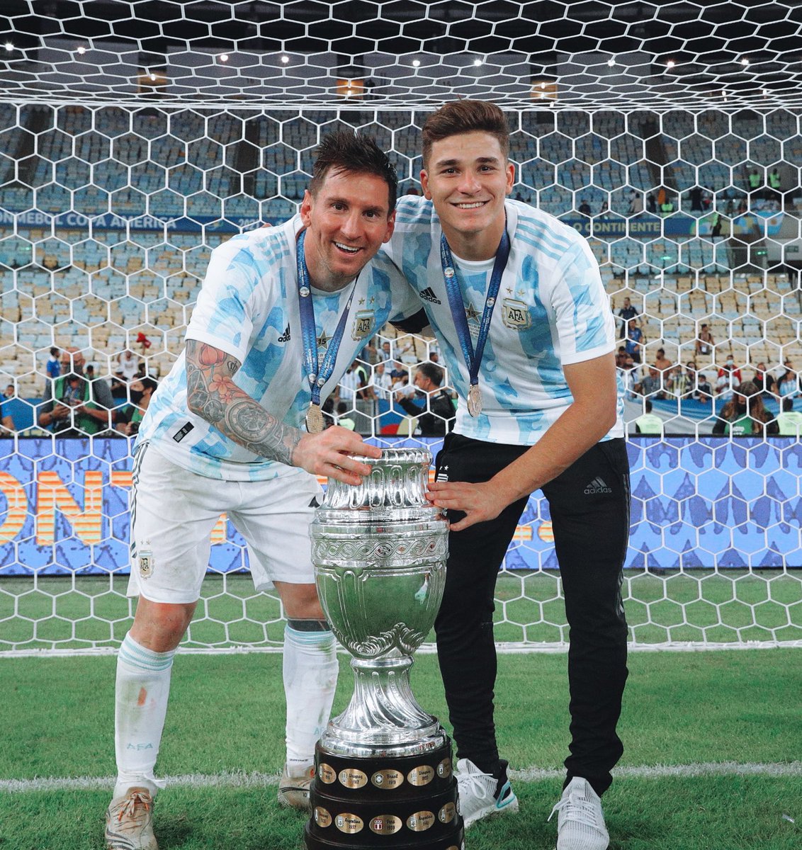 El mejor jugador del mundo y el mejor futbolista de América. 🇦🇷🪄