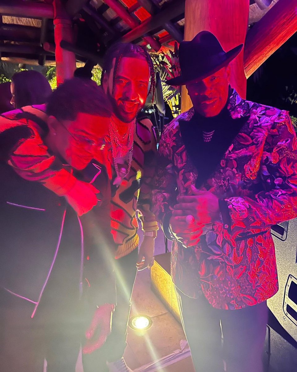 BustaRhymes's tweet photo. 2022 WE HERE!!!!!!!! Only Good Vibes &amp; Amazing Energy Allowed 💎
HAPPY NEW YEAR TO THE PLANET Salute @Diddy @kanyewest @FrencHMonTanA @JDior_ @LondonOnDaTrack https://t.co/2lcgj8OH7y