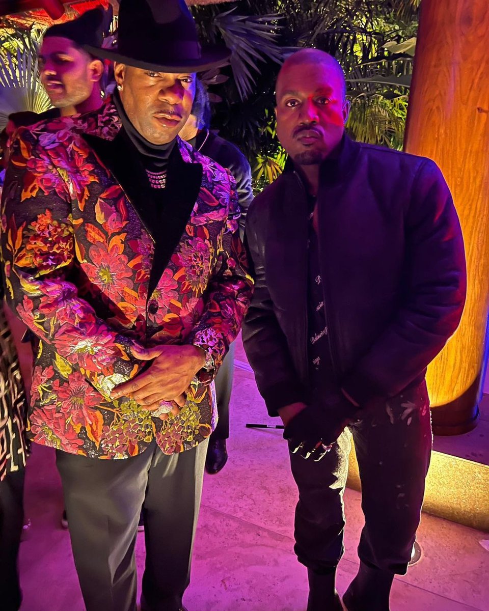 BustaRhymes's tweet photo. 2022 WE HERE!!!!!!!! Only Good Vibes &amp; Amazing Energy Allowed 💎
HAPPY NEW YEAR TO THE PLANET Salute @Diddy @kanyewest @FrencHMonTanA @JDior_ @LondonOnDaTrack https://t.co/2lcgj8OH7y