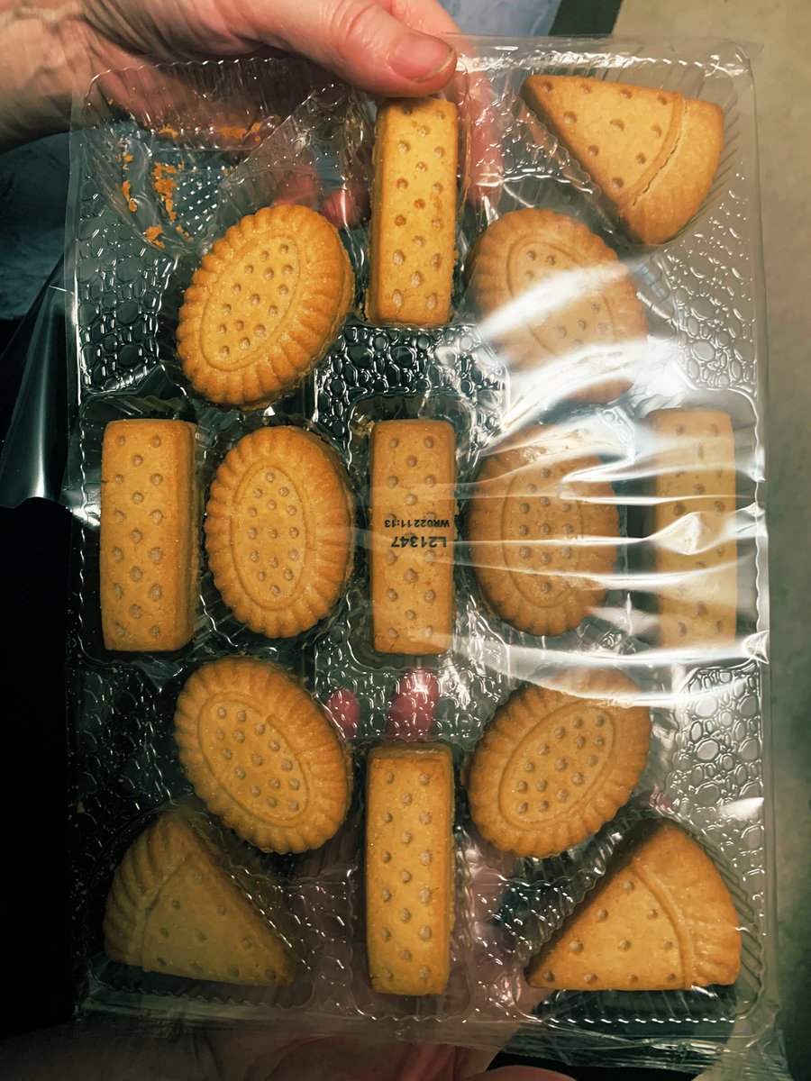 Sammmbuca's tweet photo. A, B, C, D, E, F you @PatersonSbread for ruining my hootenanny with yer burnt shortbread!! #ifitsscottishitshouldbepale #burnthootenanny #bettercallfiremansam #neenaw 🚨 https://t.co/6MbVYiVj4u
