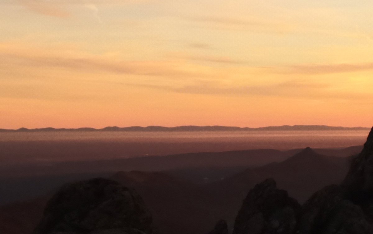 EA4HFO's tweet photo. #SOTA #summit2summit from our view! @ea4fua @reinerwandler
I can't imagine best way to walk into 2022, and it's also covid free π
#hamradio #hamr https://t.co/0hLa8ExXue