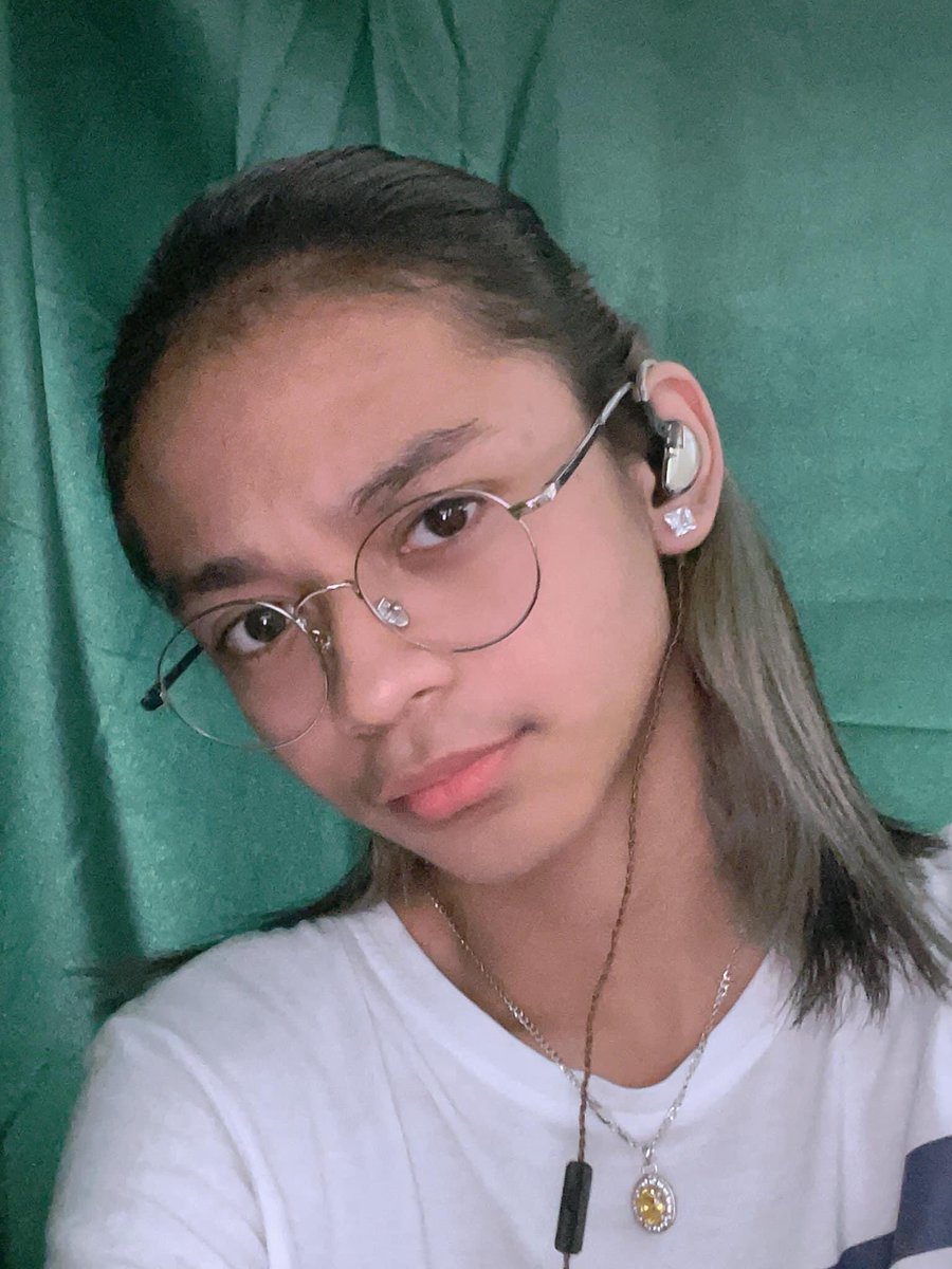 crismath26's tweet photo. Seriously boss?😅 seryoso ka na nyan? kyut kyut mo talaga!✨ @KeiferSanchez_ https://t.co/QGl028m61K