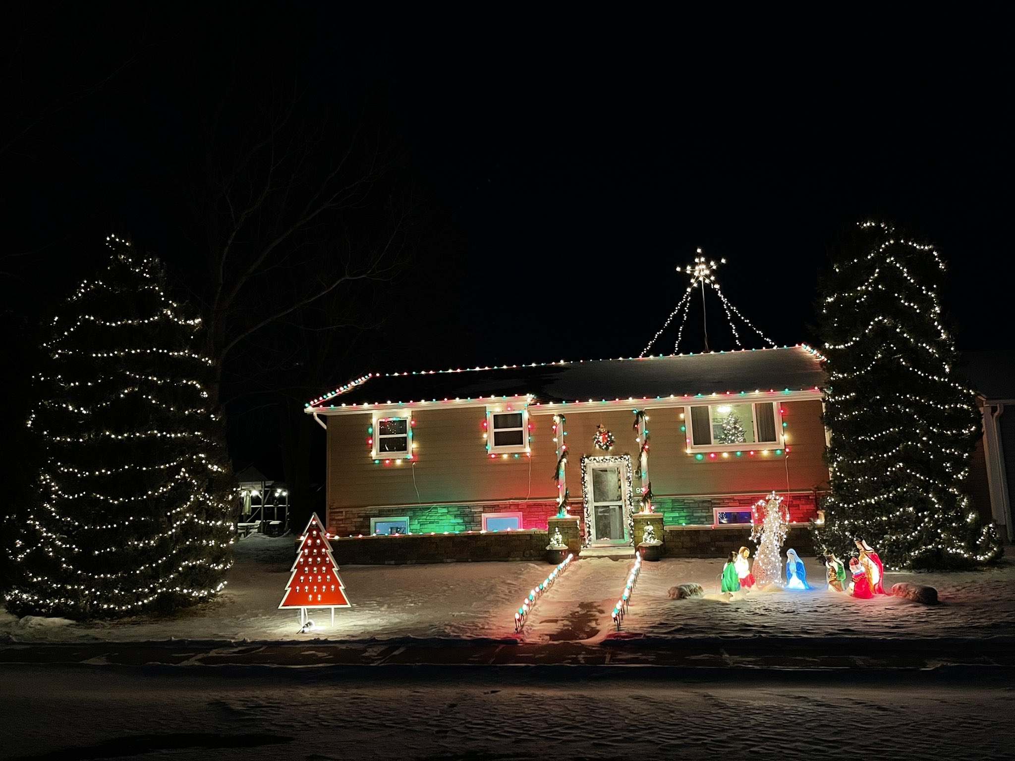 Snow For Christmas 2022 Illinois Jeremy Vlasin On Twitter: "Christmas Lights With Snow. Thanks 2022. Can We  Do It Again In 11 1/2 Months? Https://T.co/Asrvsx2Pfa" / Twitter