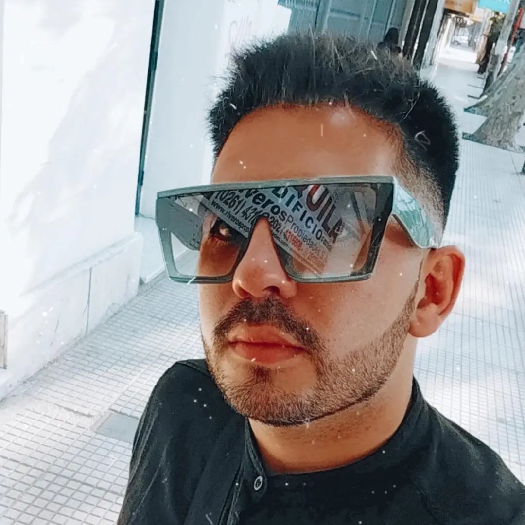 JuarezOctavio12's tweet photo. #NuevaFotoDePerfil https://t.co/kLFXp3oYJy