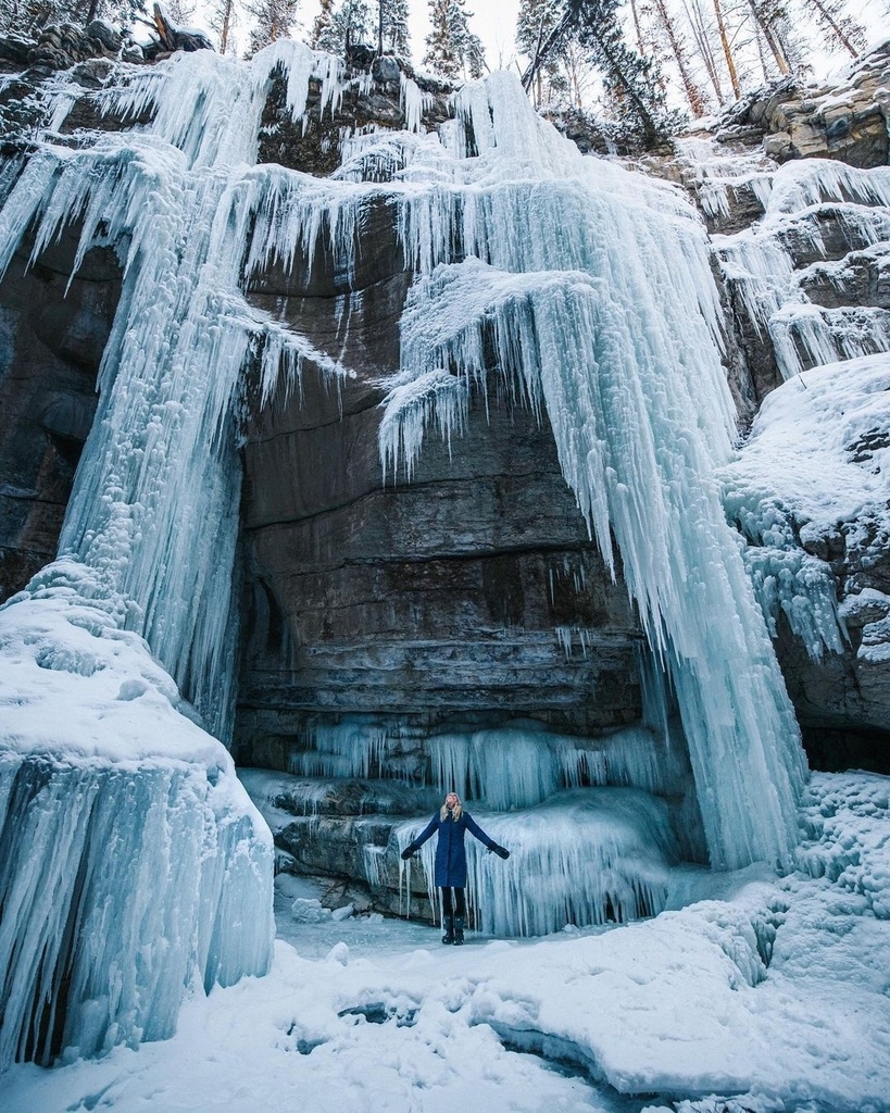ImagesofCA's tweet photo. Icy adventures. Image by @coastalkells https://t.co/tOrER9Y8it https://t.co/32CCsZrHDq