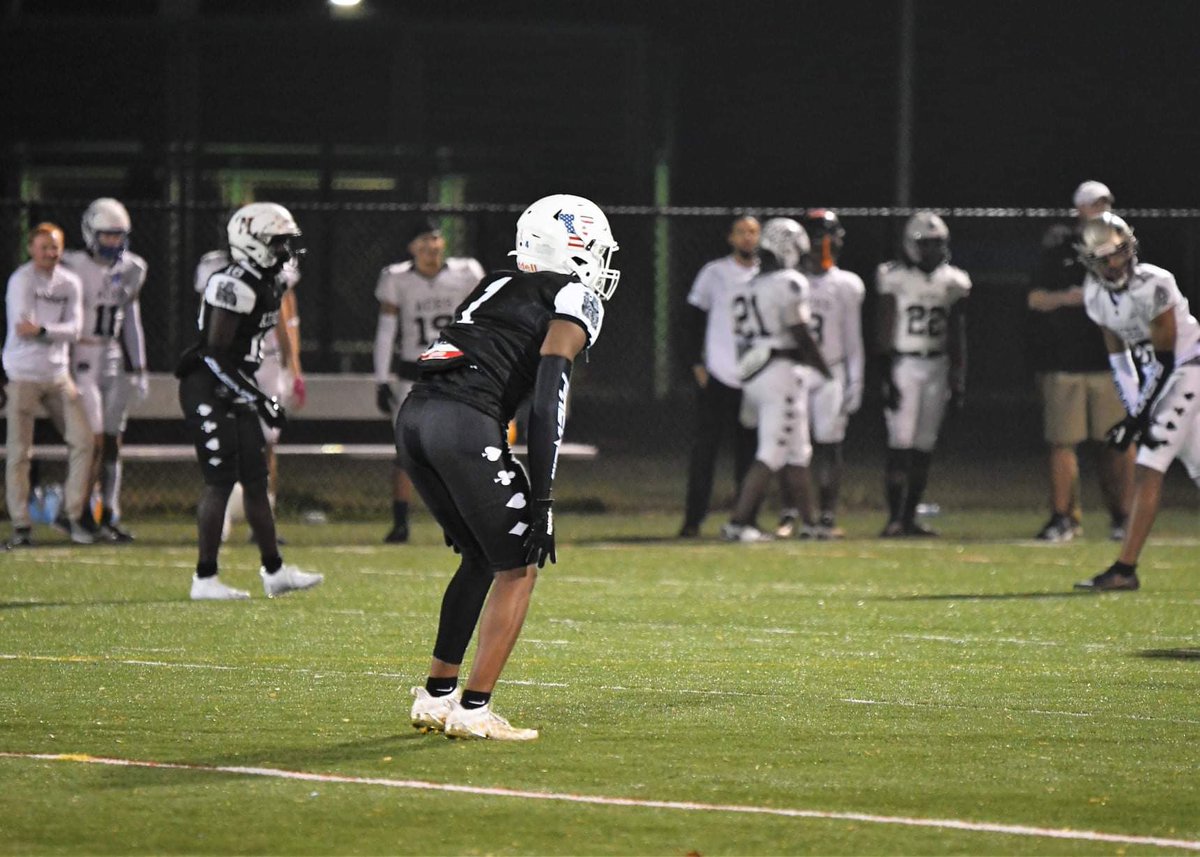 Nate_Brooks12's tweet image. Had an amazing couple of days at the @EliteRawTalent All-American Bowl!! This is my family and wouldn’t trade the people I’ve met and relationships I’ve built for anything🖤Thank you Raw family🤝@CoachRaw_ @CoachMooney15 @VeteransHS #1out