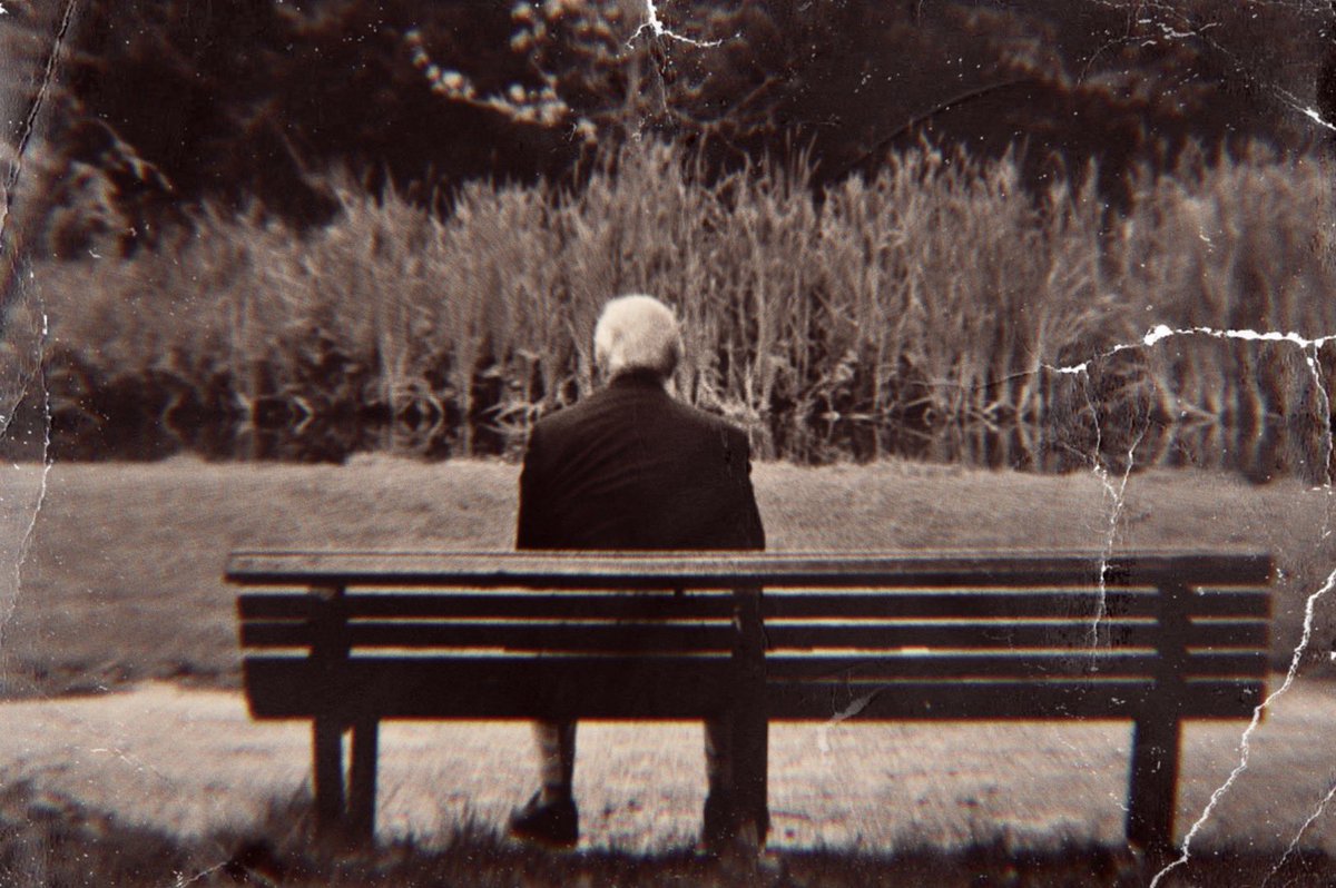 PCJimmyConway's tweet image. “Money is important, but your family is more important. I wish I realised that when I was your age. The size of your house matters not, when your grown kids are a hundred miles away and you’re bedbound. Make the most of your time.”

- Gentleman I had cause to attend today.