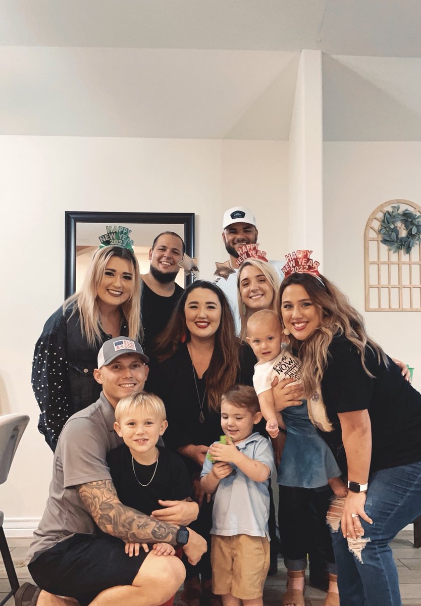 maddy_maddox's tweet photo. What better way to ring in the new year?🖤 https://t.co/eVOfZXJ03t