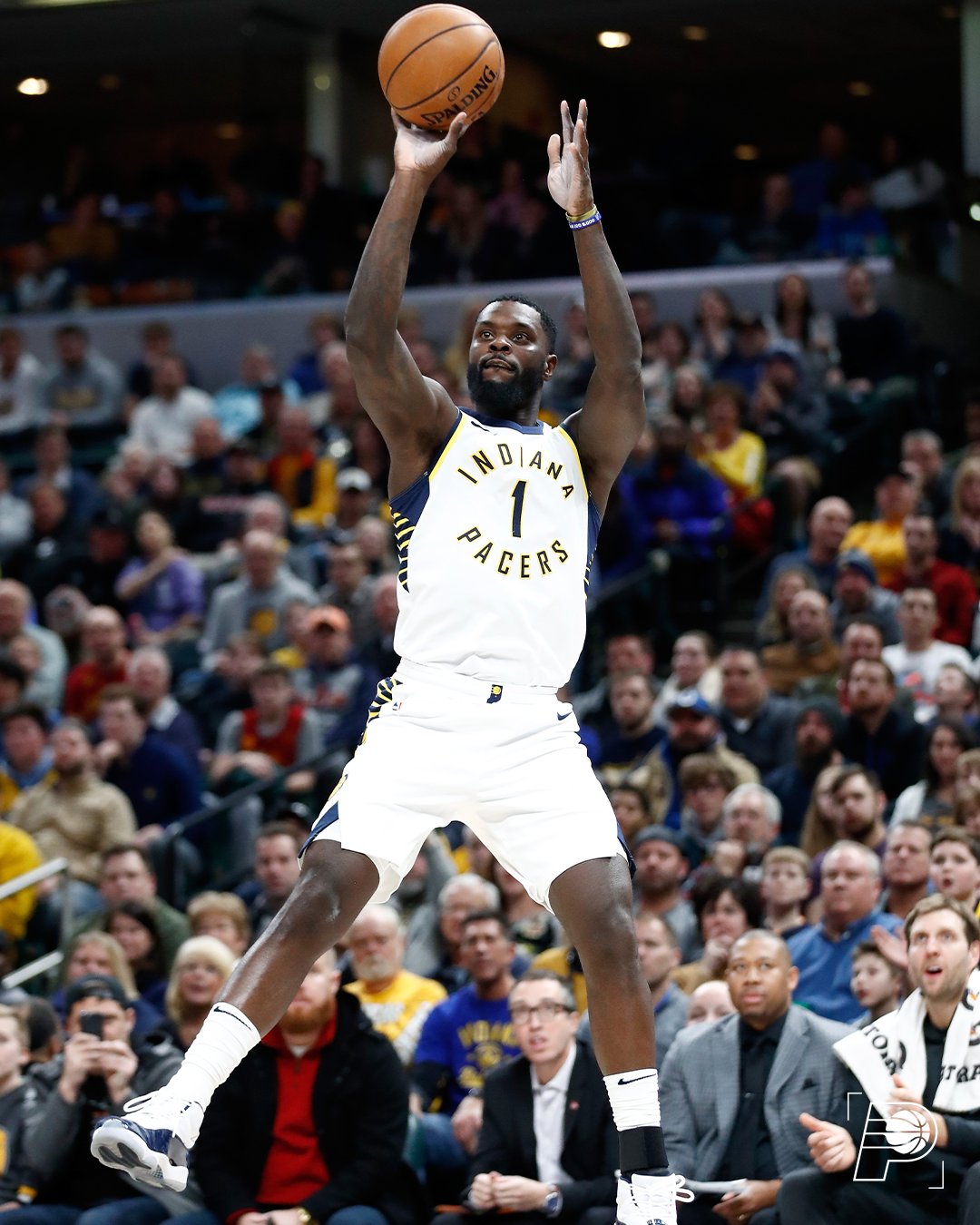 The game shoes of Indiana Pacers guard Lance Stephenson (6) during an NBA basketball game against the Utah Jazz in Indianapolis, Saturday, Jan. 8, 2022. (AP Photo/Doug McSchooler Stock Photo - Alamy