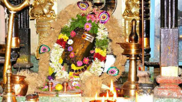 YogijeyakumarA's tweet photo. இனிய காலை வணக்கம் நண்பர்களே!

இன்று 2022 ம் ஆண்டில் முதல் அமாவாசையில்  சதுரகிரி மலையில் அமைந்துள்ள அருள் மிகு சுந்தர மகாலிங்கம் சுவாமியை தரிசனம் செய்ய வரும் பக்தர்களுக்கு மலை பயனம் இனியதாக அமைய வாழ்த்துகள்.. https://t.co/67r83Sk95u