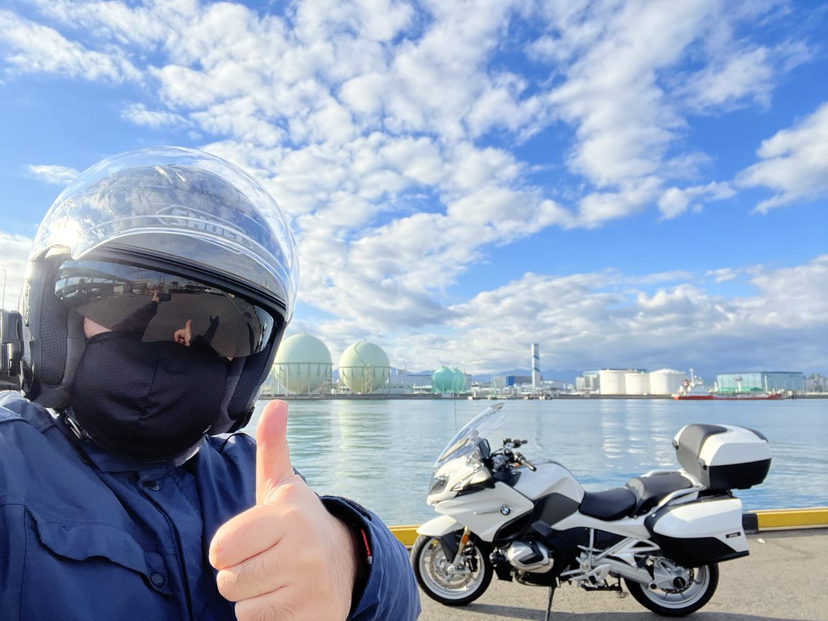 fuk89314's tweet photo. 走り初めの朝練。
いつもの都市高からの志賀島ルート。
で、いつもの埠頭に戻りパチリ。
#1250RT https://t.co/XG6MWVepz0