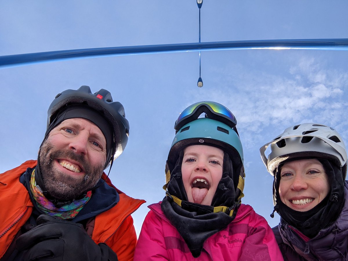 TMDGreer's tweet photo. New Year's ride to the @GiantBlueRing . Looking forward to a year when we can do this others, and today was pretty good too. https://t.co/UBza6FJ5vx