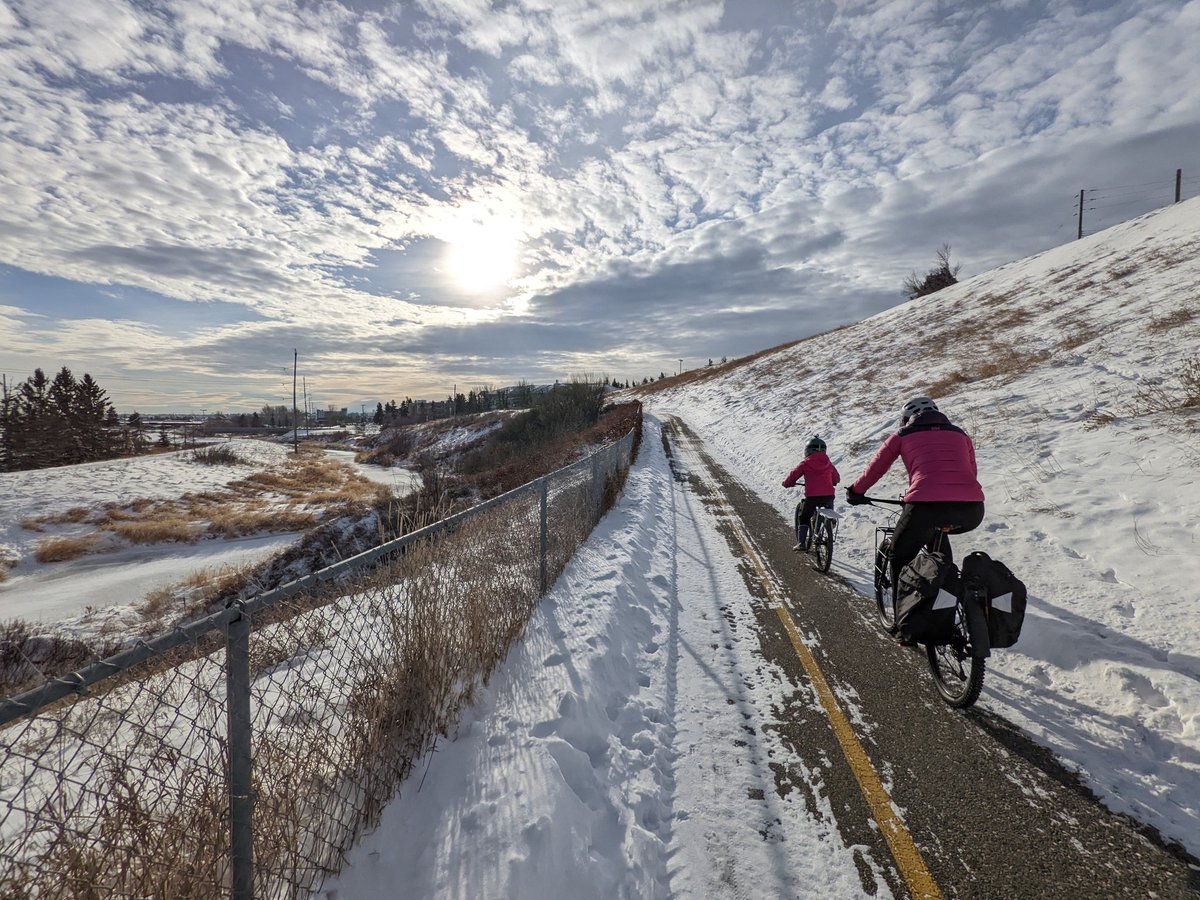 TMDGreer's tweet photo. New Year's ride to the @GiantBlueRing . Looking forward to a year when we can do this others, and today was pretty good too. https://t.co/UBza6FJ5vx