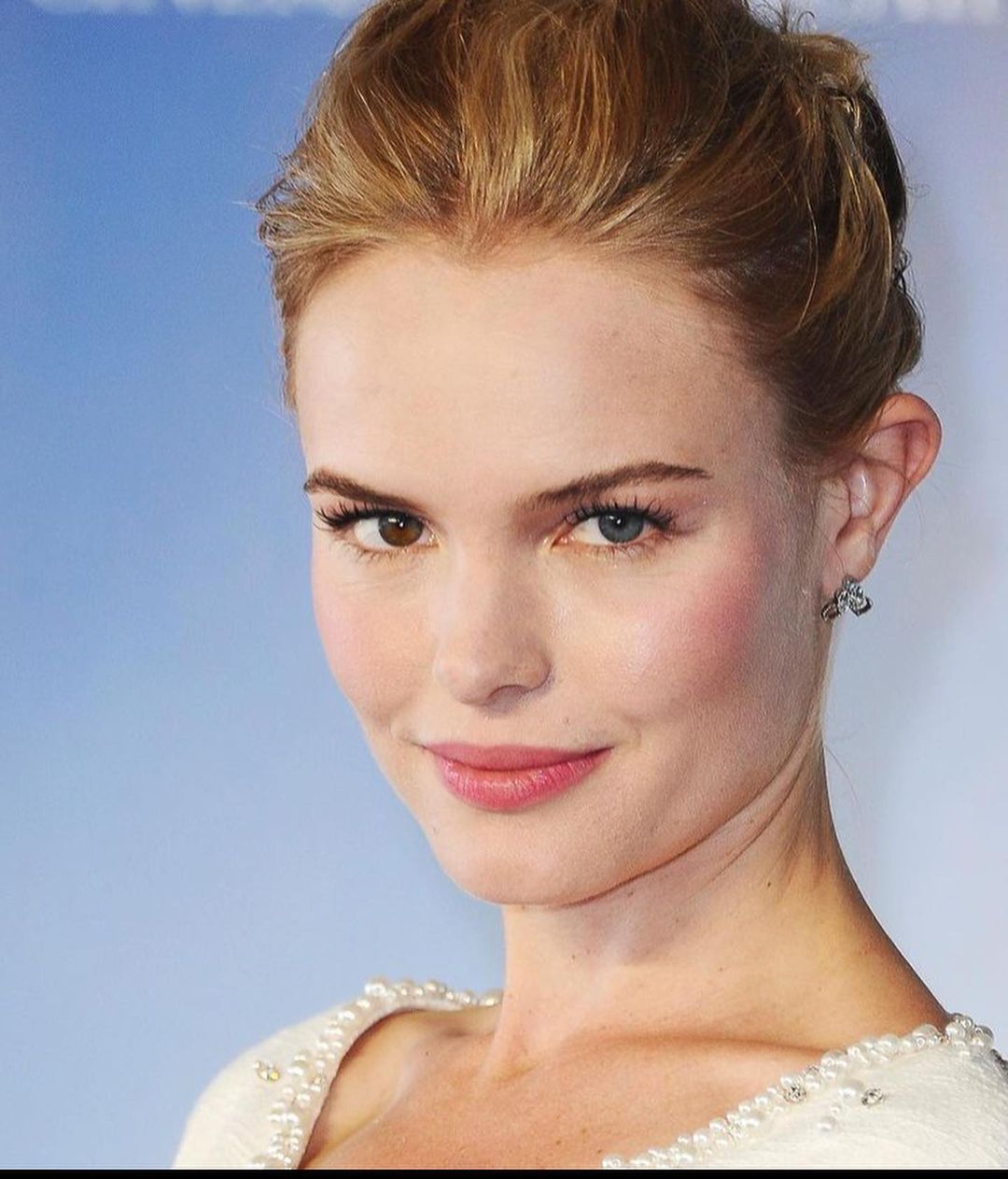 Happy Birthday to Kate Bosworth .
(January 2, 1983) 