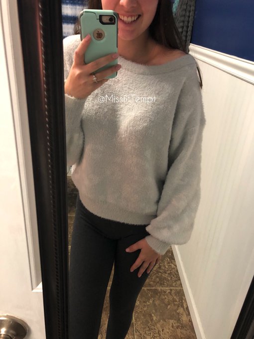 Sweater better on or off? https://t.co/0QydfflcBa