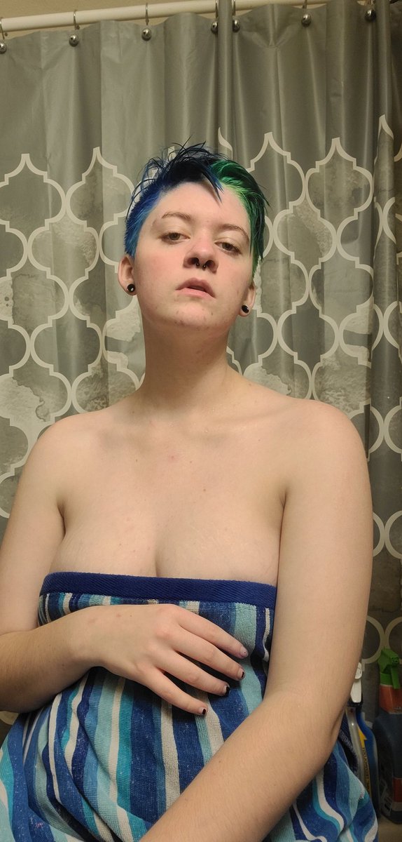 Jesp_ftm's tweet photo. I l9ve shower pics https://t.co/Yu7sQj07Cs