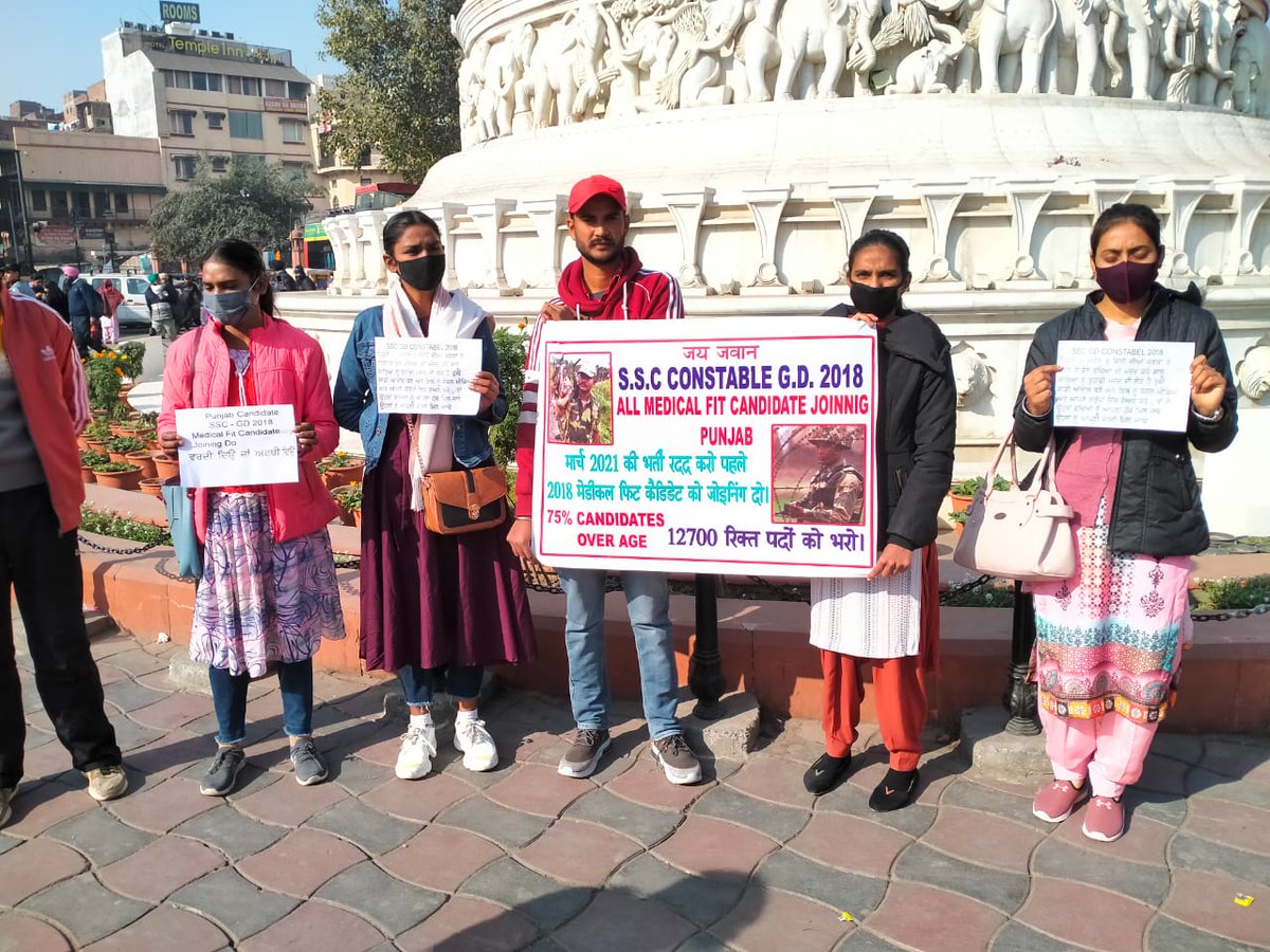 #SSCGD18_युवा_मांगे_नियुक्ति 
#SSCGD18_युवा_मांगे_नियुक्ति 
#SSCGD18_युवा_मांगे_नियुक्ति 
AJJ AMRITSAT ME..HMARE LIYE PUBLIC SUPPORT   KI LIYE BENTI KRTE HUE SSCGD2018 CANDIDATES
<a href="/AmitShahOffice/">Office of Amit Shah</a> 
<a href="/ChampionUmesh/">umesh champion asp</a> 
<a href="/PMOIndia/">PMO India</a> 
<a href="/HMOIndia/">गृहमंत्री कार्यालय, HMO India</a>