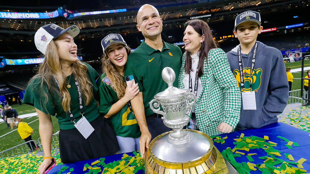 𝙊𝙐𝙍 𝘾𝙊𝘼𝘾𝙃 🐻🏆

#SicEm