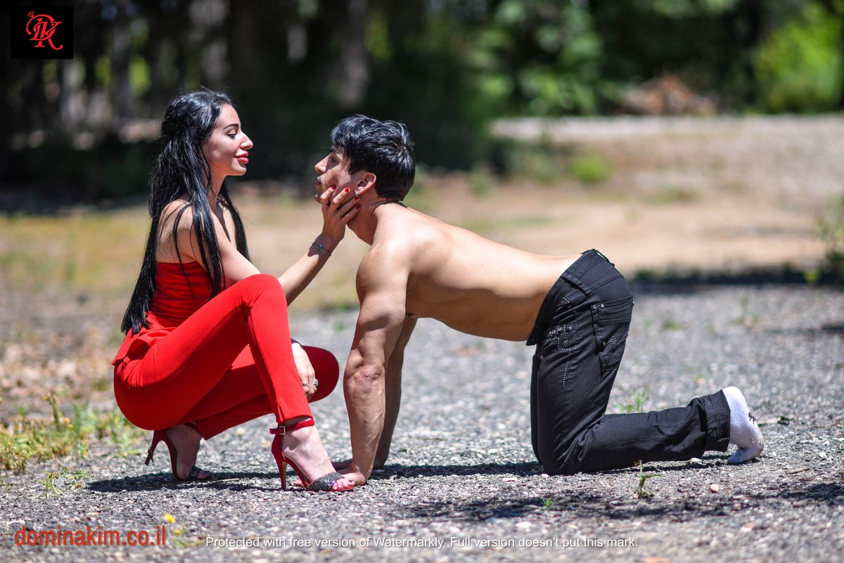 QueenDominaKim's tweet image. Would you like to be in his position? 😋