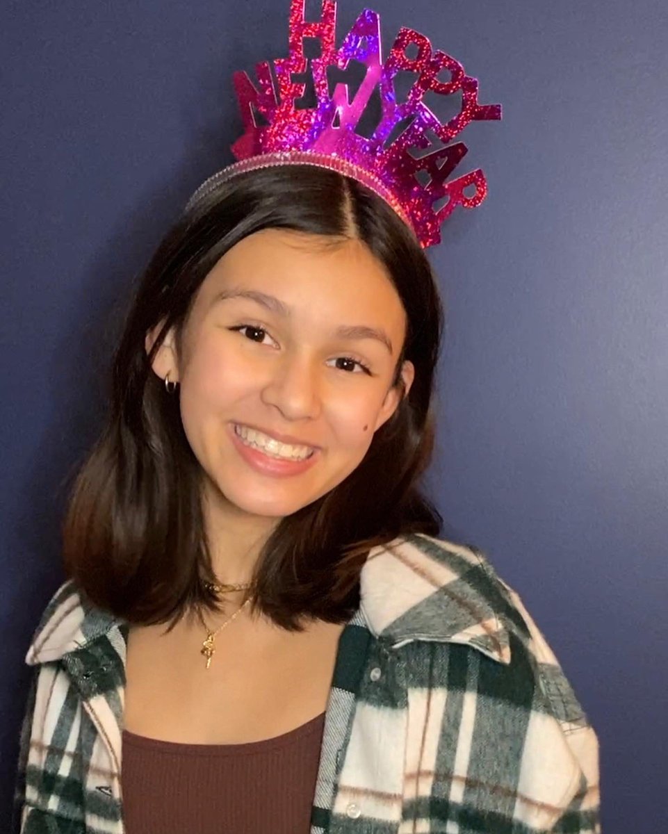 londynsilzer's tweet photo. Happy 2022✨🎉 #HappyNewYear https://t.co/eyZaHONAAP