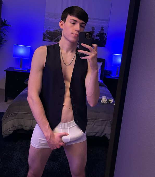 let's start the year with a bang 😉 https://t.co/hKN69kiOUU