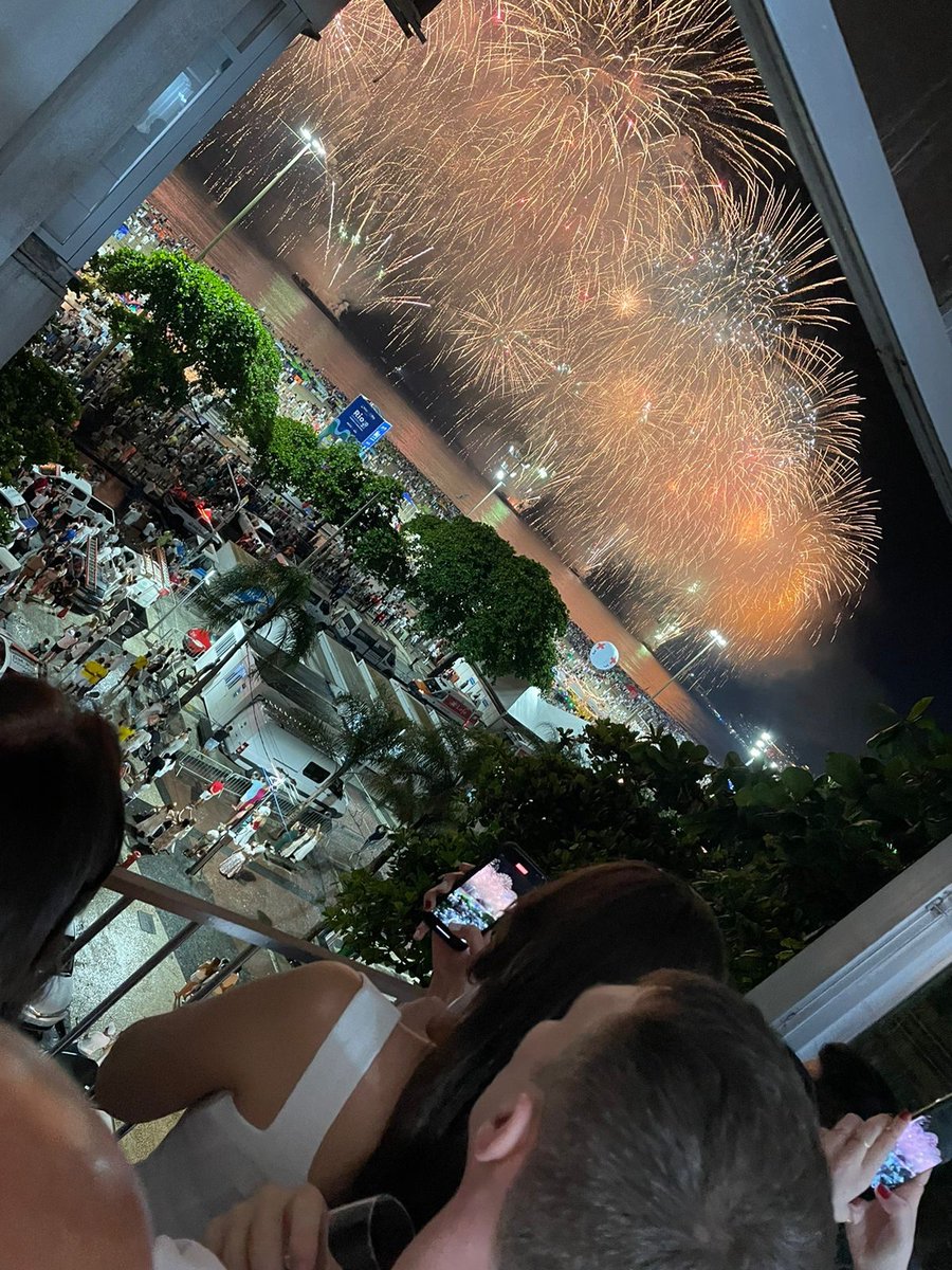 __Jenninha's tweet photo. Happy 2022! From Copacabana :) https://t.co/GG77Ai0CMP