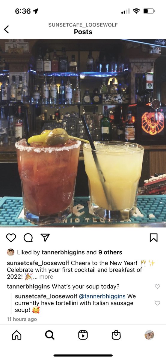 tiffsiss's tweet photo. I don’t catch my husband DM’ing hoes. Just dm’ing restaurants asking what their soup of the day is. @TannerHiggins https://t.co/rzv7lqkCKe