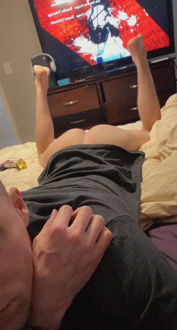 2 pic. Let’s Play ! #twink #gay #gaytwitter #onlyfansleak #teen #onlyfans #nude #naked #nudes #hornyaf