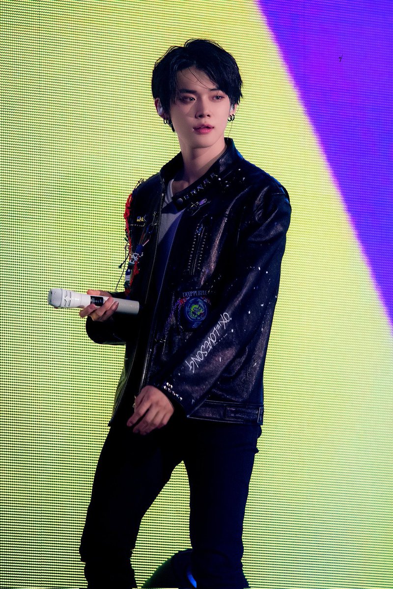 whybeomjun's tweet photo. meu deus ele existe mesmo?????? tipo sério que ele é real??? imagina ver o Yeonjun de perto assim??? Olha a beleza desse homem mds.... é surreal isso https://t.co/OR4uWMTxtO