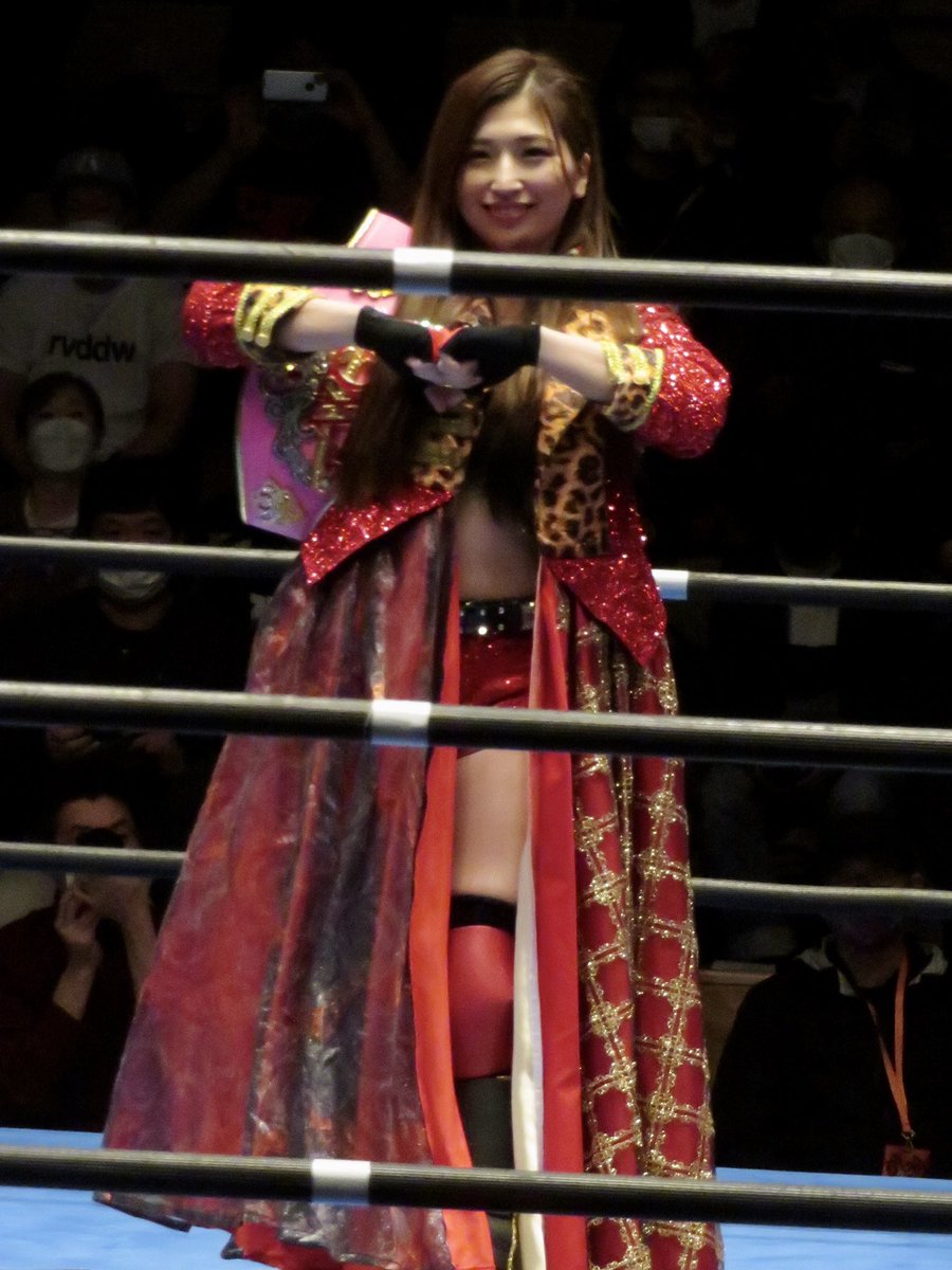 tatata_19's tweet photo. 2021.12.31アイスリボン後楽園ホール大会 RIBBONMANIA2021
青野未来選手(1)入場
セコンドの本間多恵選手も！
#青野未来
#石川奈青 #本間多恵
#iceribbon #はっぴぃかめら
#AWGbeginning
#アクトレスガールズ https://t.co/zyPioOWitd