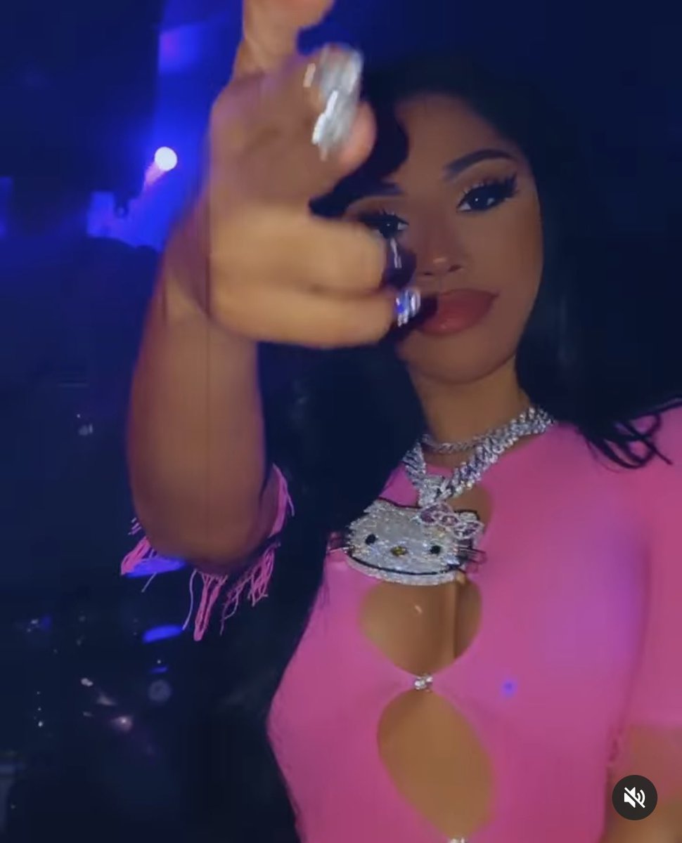 mystical_aries's tweet image. she looks so good😩😩