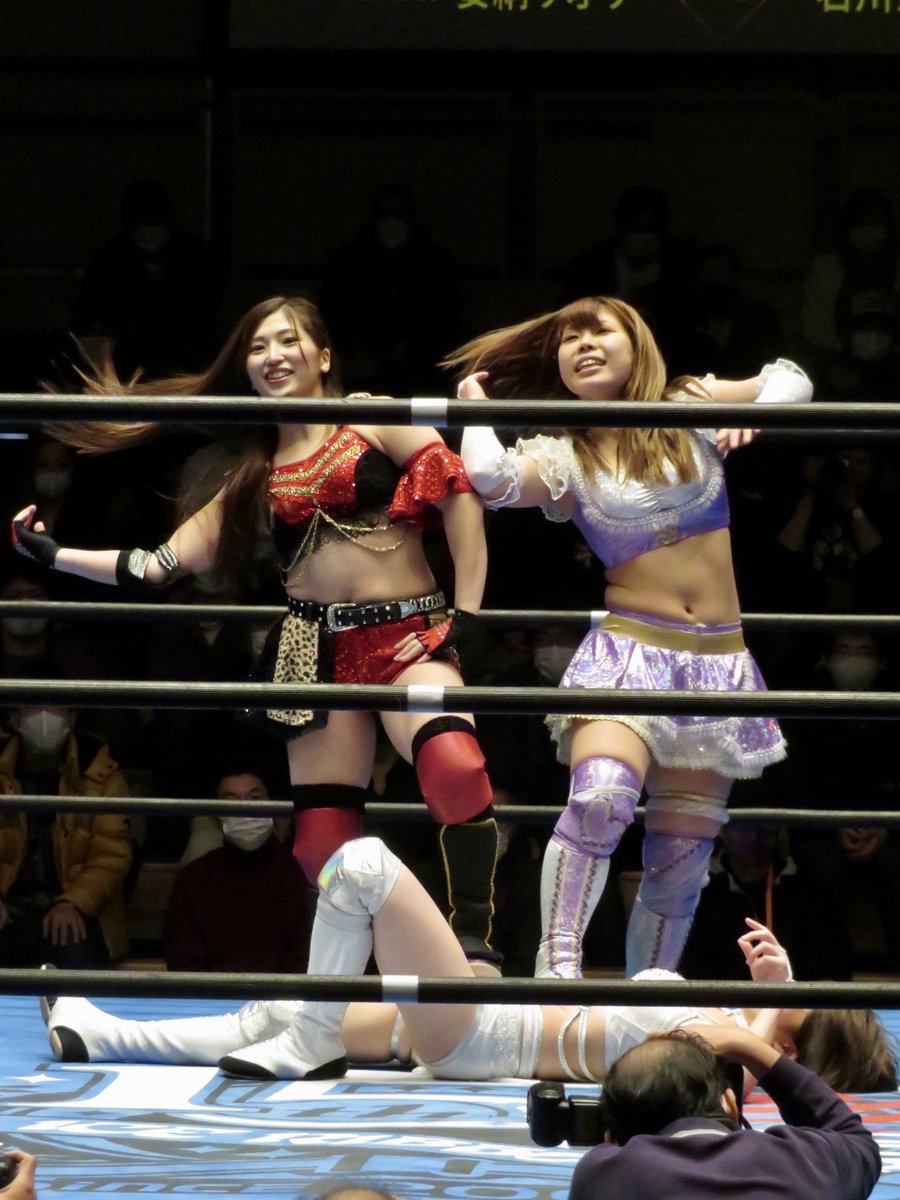 tatata_19's tweet photo. 2021.12.31アイスリボン後楽園ホール大会 RIBBONMANIA2021
ラスト「ヤングビューティーエクスプレス」
#青野未来 #石川奈青
#iceribbon #はっぴぃかめら
#AWGbeginning
#アクトレスガールズ https://t.co/VvVoYWi2GN