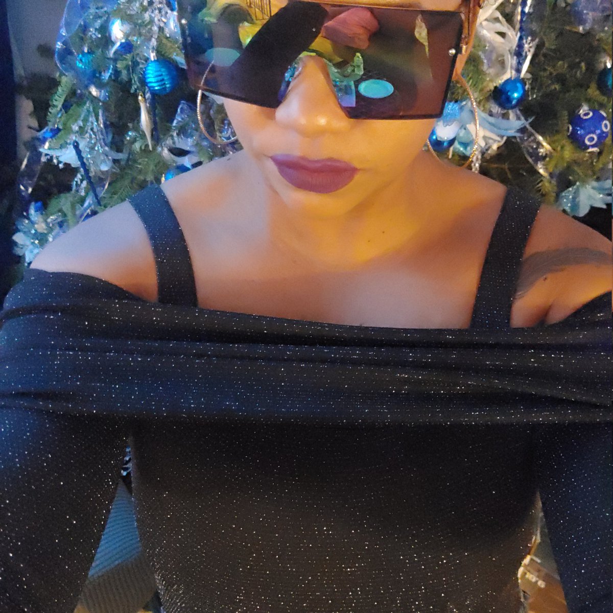 <a href="/BrettSchuyler/">Brett Schuyler</a> #Christmas #HAPPYNEWYEAR2022 you still gotta look pretty at Schuyler Farms Limited 🎄🎉💪🤗