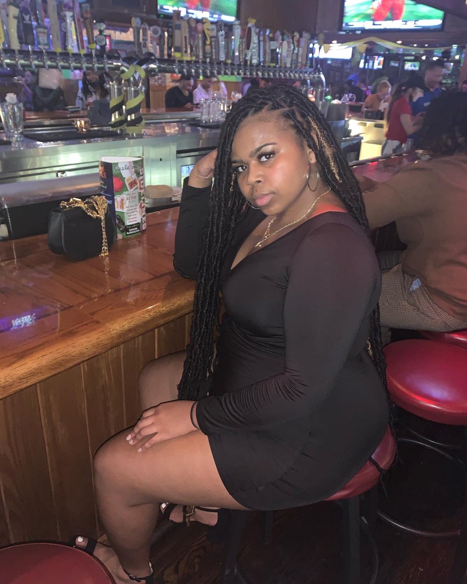 Simply_mayaaaaa's tweet photo. 2022 ✨ #NewYear2022 #BlackGirlMagic https://t.co/ccTBAEji5v